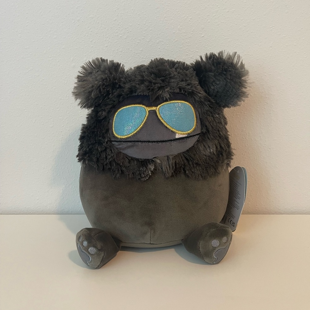 Wallis Squishmallow